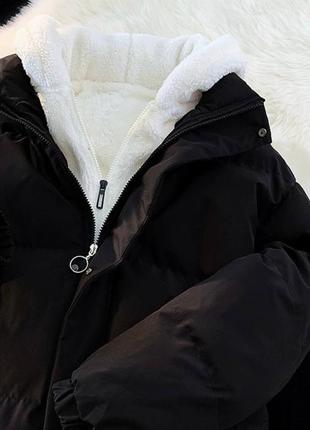 Теплий пуховик зі вшитим хутряним капюшоном кишенями на підкладці синтепоні зимова куртка9 фото