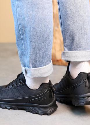 Кроссовки мужские влагостойкие черные