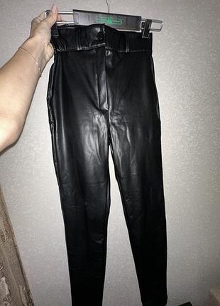 Штани із якісної еластичної еко-шкіри на флісі