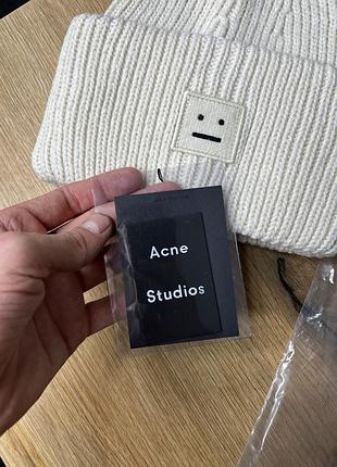 Белая шапка кacne studios оригинал 6