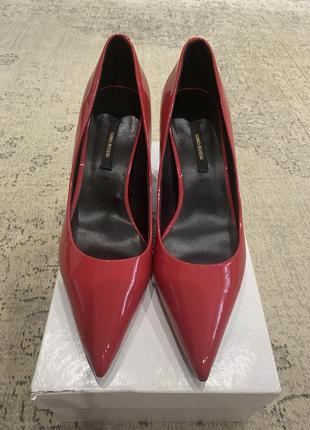 Лаковые, красные. состояние новое.