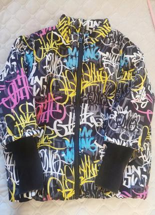 Куртка демісезонна.