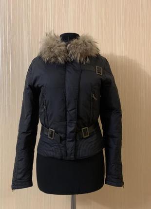Демисезонная короткая куртка пуховая фирменная bernardi размер s