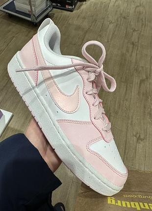 Жіночі кросівки nike