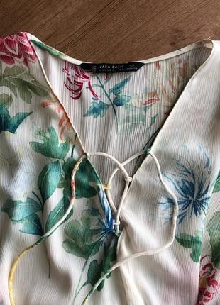 Блуза в цветы со шнуровкой zara6 фото