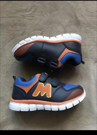 Кросівки на липучках