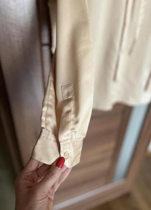 Стильная шелковая рубашка с поясом размер м