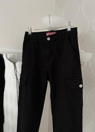 Черные джинсы карго с карманами в размере s5 фото