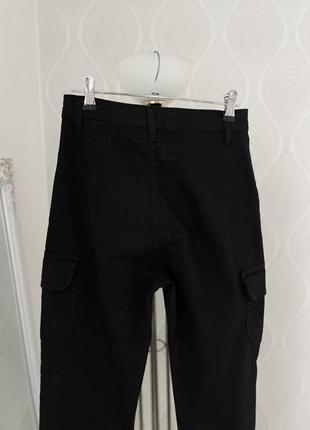 Черные джинсы карго с карманами в размере s4 фото