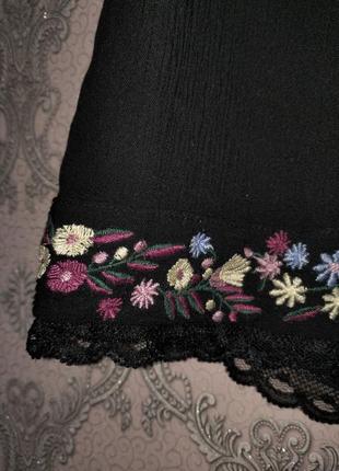 Женские черные шорты с вышивкой vero moda2 фото