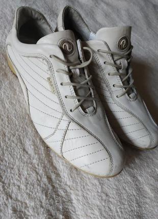 Шкіряні кросівки lesta