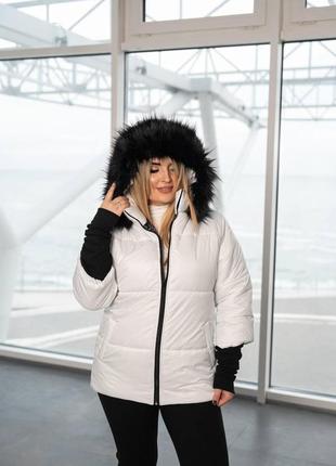 Куртка зимняя ткань: плащевка, синтепон 200, подкладка, рукав измельченный пришитый, на капюшоне искусственный мех также пришитый.