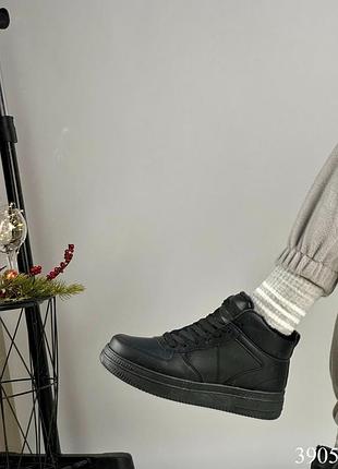 Кросівки зимові