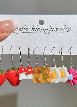 Набор сережек аниме 5 пар яркие серьги ягодки грибочки медвежата цветы