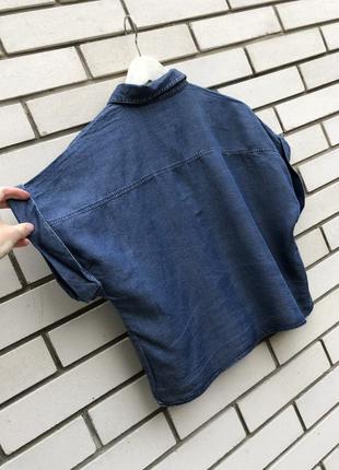 Укороченная джинсовая рубашка,реглан рукав,блуза с накладными карманами по груди4 фото