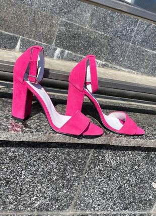 Босоніжки з натуральної замші