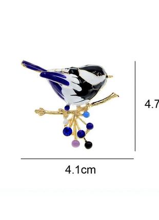 Эмалированная зимняя брошь синичка, новогодняя брошка в подарок, брошка птичка эмаль2 фото