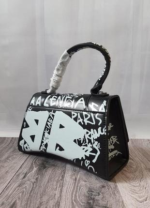 Женская сумка в стиле balenciaga hourglass graffiti5 фото