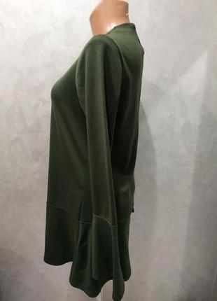 Лаконичное трикотажное платье с воланами успешного испанского бренда zara5 фото