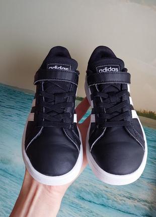 Кросівки adidas, 30.5 розмір, камбоджа3 фото