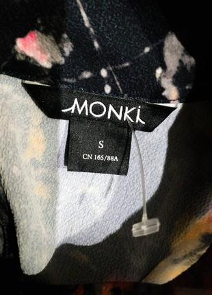 448.розкожащая блузка в разноцветный принт модного бренда из швеции monki.6 фото