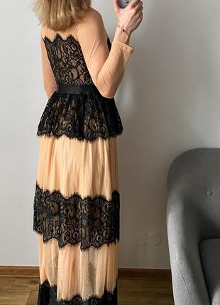 Вечірня сукня максі із чорного мережива на нюдовій підкладці7 фото