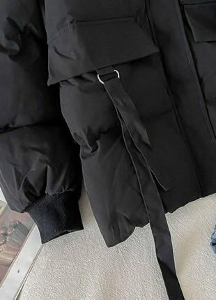 Куртка укороченная из плащевки стеганая на синтепоне оверсайз курточка белая черная тепла зимняя с накладными карманами базовая трендовая стильная5 фото
