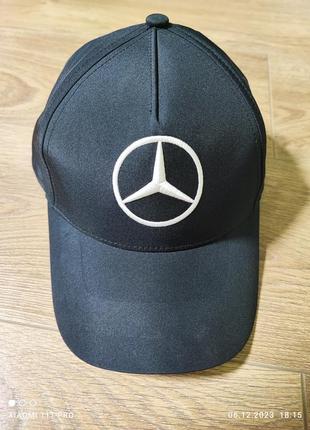 Mercedes amg petronas бейсболка