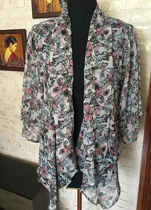 Шифоновая накидка в бабочки