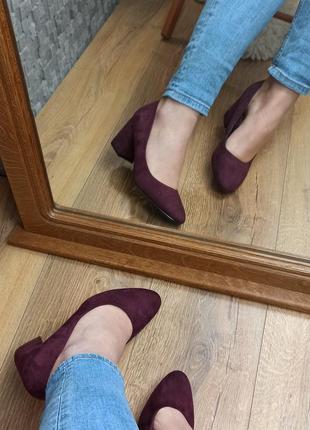 Бордовые туфли на толстом каблуке баклажановые5 фото