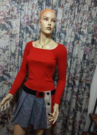 Красивая женская кофточка.