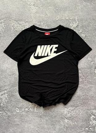 Nike swoosh wmns xs tee t-shirt найк свуш чорна футболка майка поло большое лого1 фото