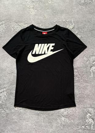 Nike swoosh wmns xs tee t-shirt найк свуш чорна футболка майка поло большое лого2 фото