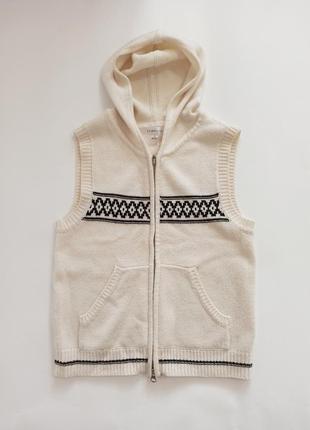 Вязаный жилет