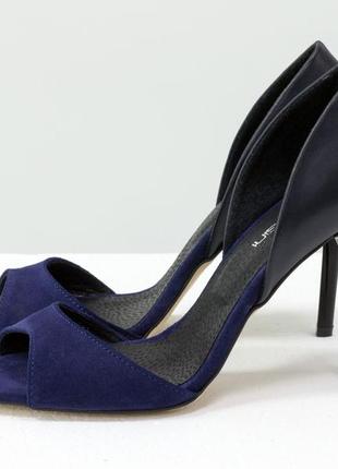 Замшевые темно-синие  открытые туфли на каблуке3 фото