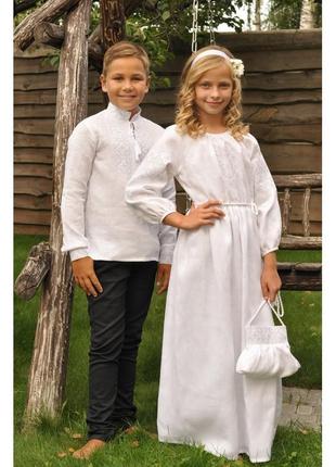Святковий комплект для дітей - вишиванка для хлопчика і довга сукня для дівчинки з білою вишивкою