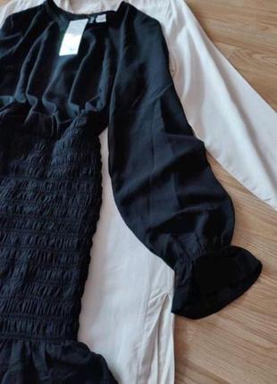 Чорна міні сукня із зібраним низом гумкою волани оборки вечірнє плаття новий рік 20249 фото