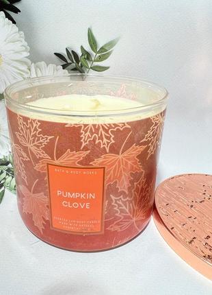 Свічка 3-фітіля pumpkin clove від champagne toast bath and body