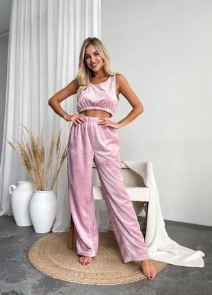 Теплый стильный костюм для дома пижама домашняя брюки на высокой посадке и топ короткий махра