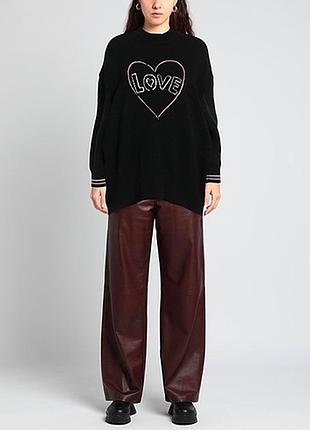 Свитер черный шерстяной с сердечком markus lupfer