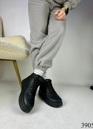 Зимові кросівки кеди жіночі чорні високі