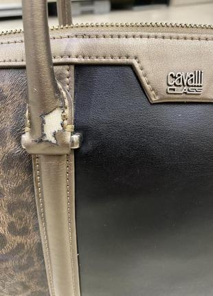 Сумка женская roberto cavalli class signature collection маленькая черного цвета с леопардовыми вставками10 фото
