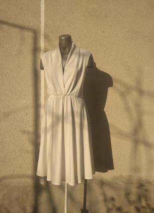 Трикотажне біле плаття