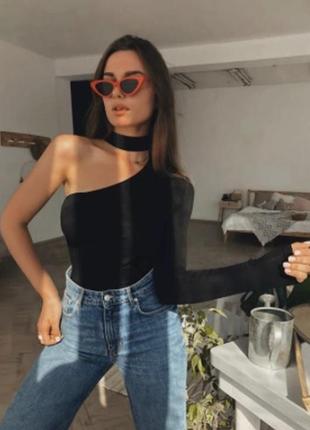 Черное боди с чокером