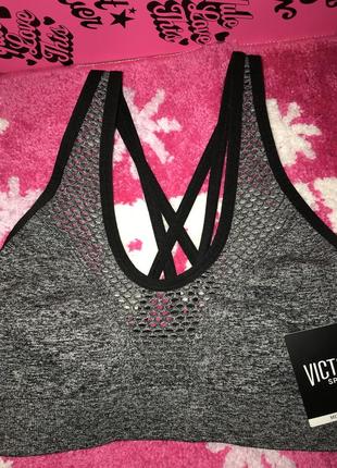 Спортивный топ victoria’s secret sport. оригинал.
