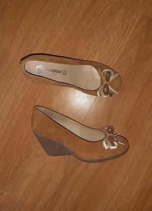 Интересные замшевые туфли brondoss (испания)1 фото