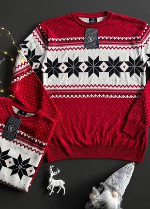 Женский новогодний свитер со звездами красный1 фото