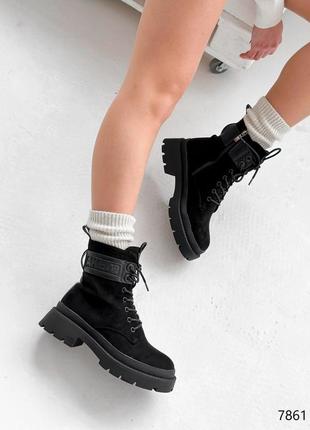 Черные замшевые зимние ботинки на шнурках шнуровке толстой подошве зима5 фото