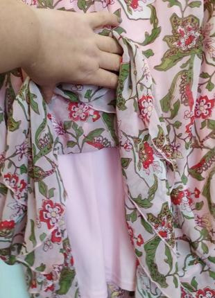Платье шифоновое на подкладке  актуального цветочного рисунка.7 фото