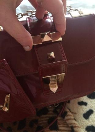 Трендова сумка valentino,кроссбоди сумочка,лакова,з гаманцем4 фото